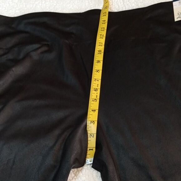 Terra & Sky shiny black leggings - Picture 13 of 16